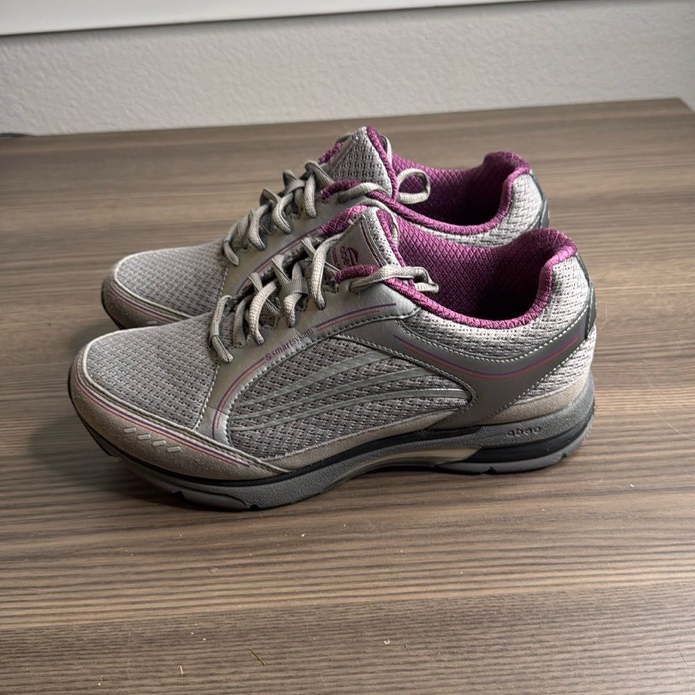 Abeo Smart 3420 Womens Size 9W Sneakers